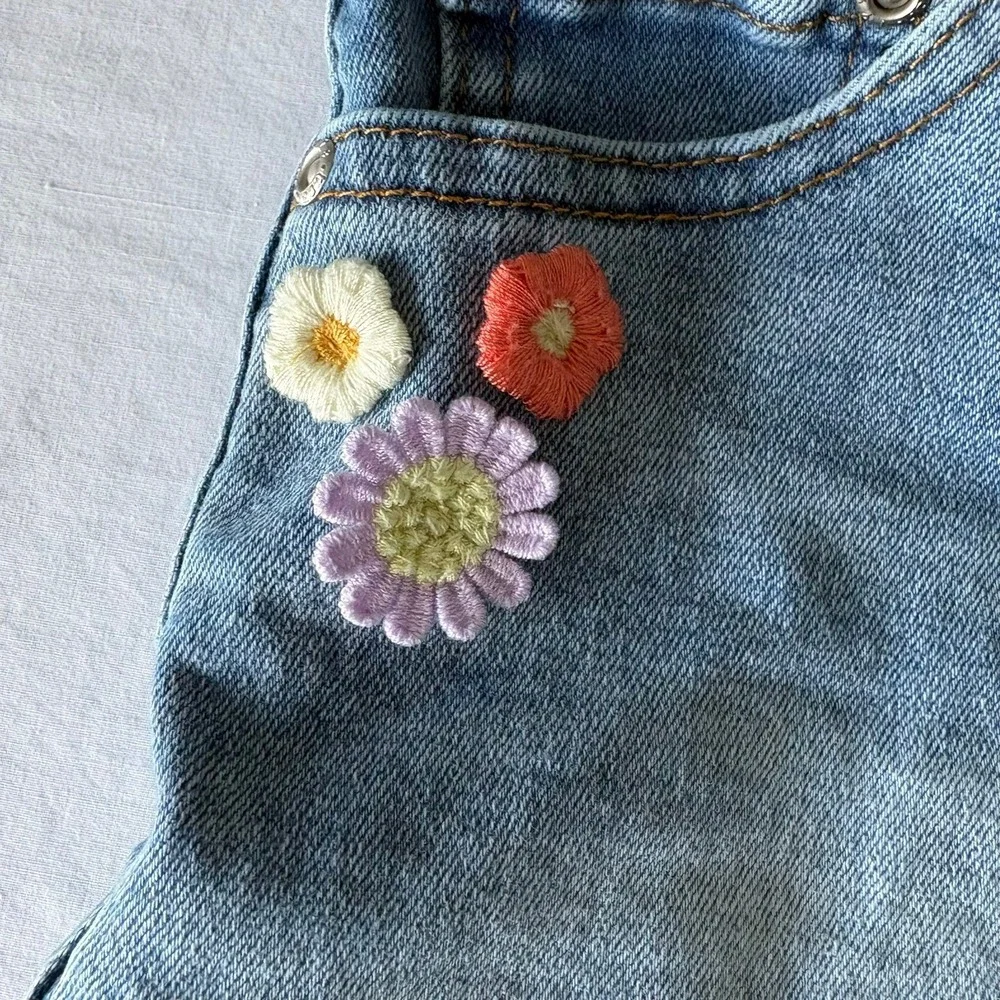 Tractr Girls Blue Denim Crochet Flower Applique Raw Hem Shorts Size 10 DA194-P